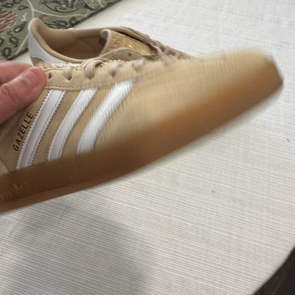 adidas Women Beige White Gazelle-Style Sneakers - Picture 7 of 10